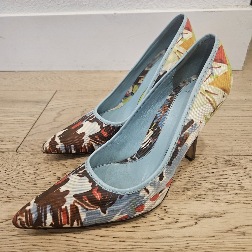 Joey abstract print canvas and leather pumps Size 8